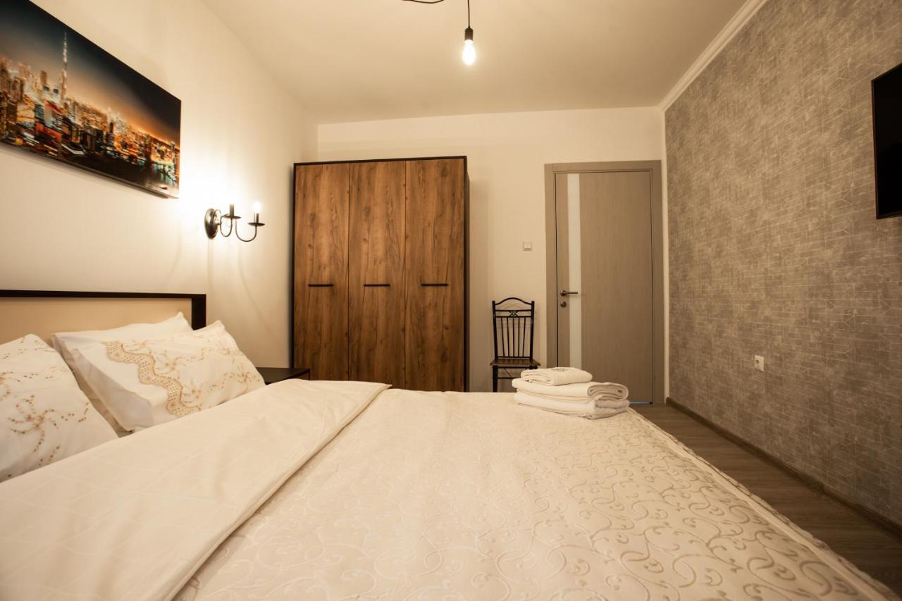 קייב Ultra Lux 3 Rooms Apartment Near Arena City מראה חיצוני תמונה